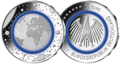 Bild- und Wertseite der 5-Euro-Polymerringmünze Planet Erde von 2016